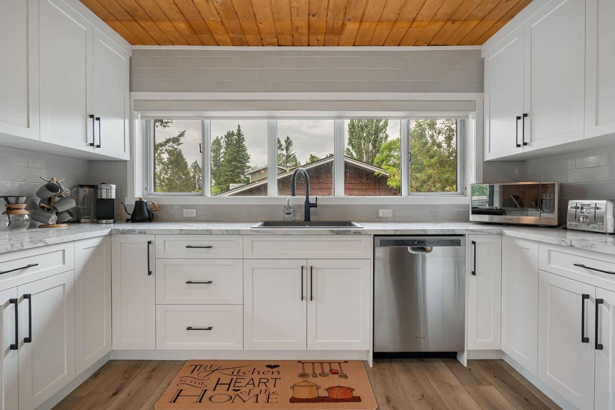 Merlot Mountain I Ping Pong I Sleep 7 I 55 Rokutv Invermere Exterior photo